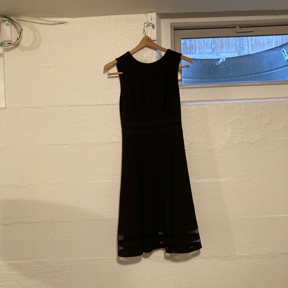 WHITE HOUSE BLACK MARKET BLACK MIDI DRESS